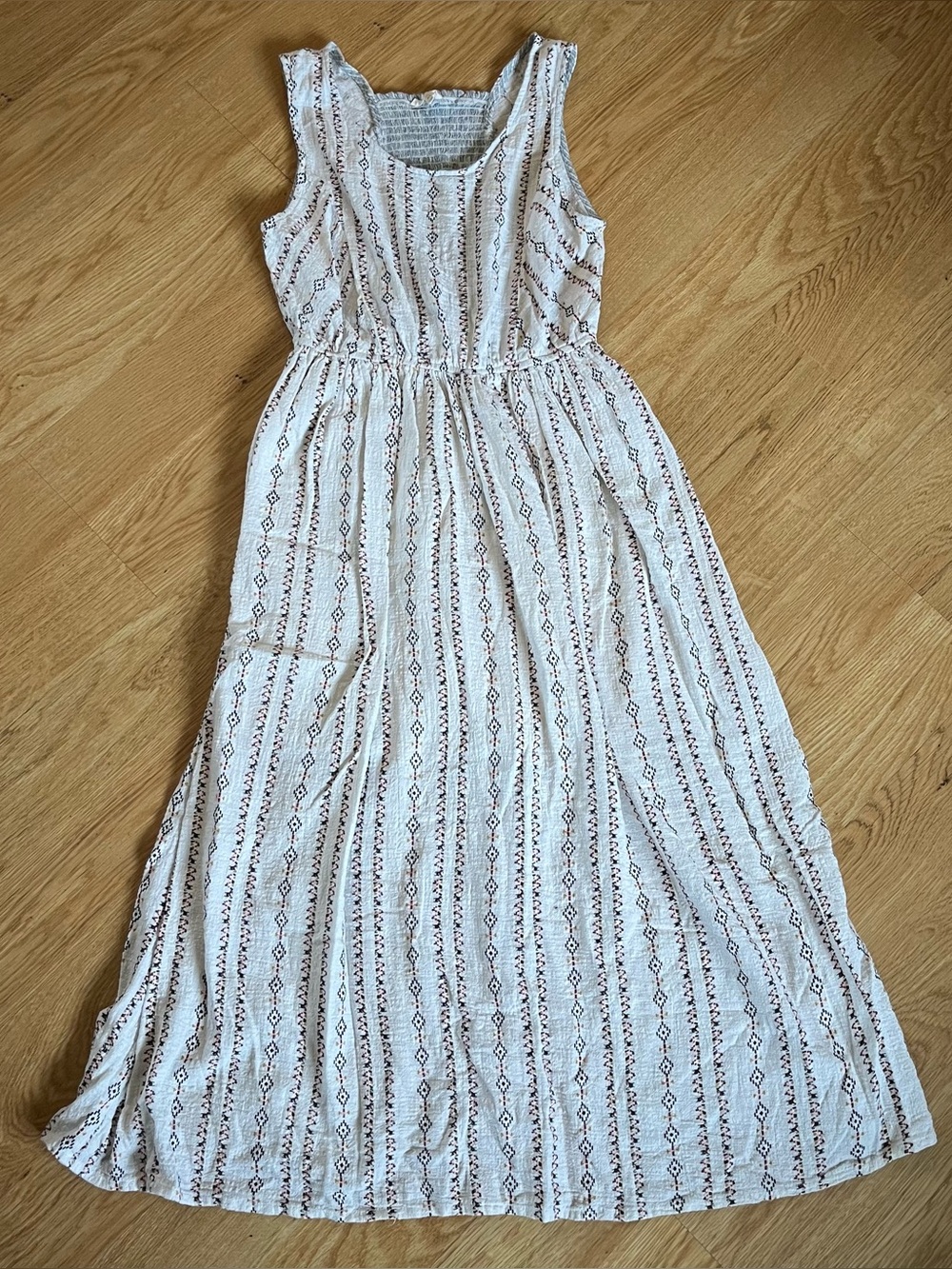 Mystree White Geometric Print Midi Dress Size M Sleeveless Smocked Back Sundress